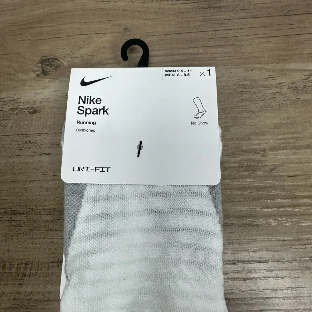 NWT Nike Unisex Spark Cushioned No Show Run Socks White Size Medium (CU7201-100)